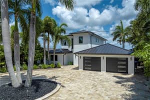 2471 E VINA DEL MAR BLVD, ST PETE BEACH, FL 33706 Sold 11/01/22