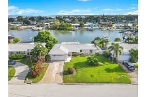 7925 2ND AVE S, ST PETERSBURG, FL 33707 Sold 09/26/22