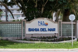 5701 BAHIA DEL MAR CIR #405, ST PETERSBURG, FL 33715 Sold 08/17/23