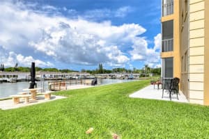 1 BOCA CIEGA POINT BLVD N #101, ST PETERSBURG, FL 33708 Sold 09/01/22