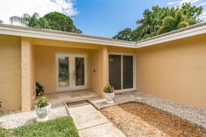 7594 132ND WAY, SEMINOLE, FL 33776 Sold 09/19/22