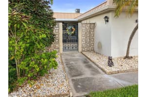 556 BOCA CIEGA POINT BLVD S, ST PETERSBURG, FL 33708 Sold 09/09/22