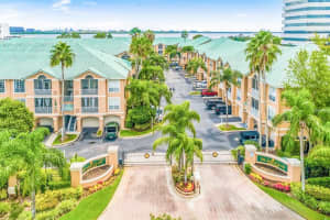 1309 BAY CLUB CIR #1309, TAMPA, FL 33607 Sold 03/03/23
