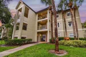 3008 PARKWAY BLVD #207, KISSIMMEE, FL 34747 Sold 09/01/22