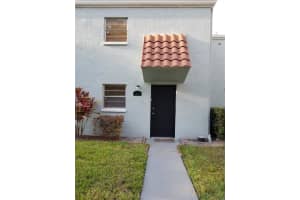 2854 SOMERSET PARK DR, TAMPA, FL 33613 Sold 10/22/22