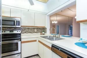 8101 Heatherwood Dr, Seminole, FL 33777, Sold 10/03/22