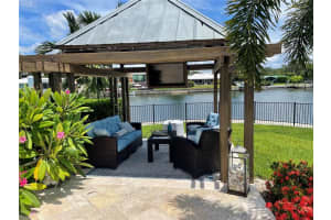 4310 40TH ST S, ST PETERSBURG, FL 33711 Sold 08/29/22