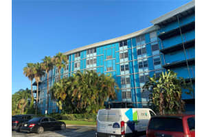 3315 58TH AVE S #113, ST PETERSBURG, FL 33712 Sold 09/19/22