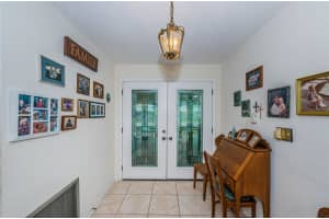10405 MONARCH DR, LARGO, FL 33774 Sold 10/17/22