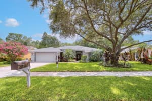 573 Centerwood Dr, Tarpon Springs, FL 34688, Sold 10/07/22