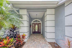 573 Centerwood Dr, Tarpon Springs, FL 34688, Sold 10/07/22