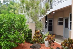 445 32nd Ave N, St. Petersburg, FL 33704, Sold 11/10/22
