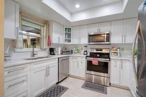 913 HAMMOCK PINE BLVD #913, CLEARWATER, FL 33761 Sold 10/28/22