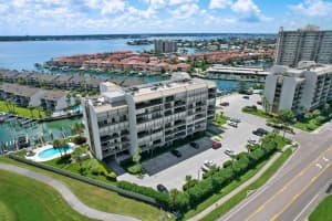 1581 Gulf Boulevard 201n, Clearwater, Florida 33767