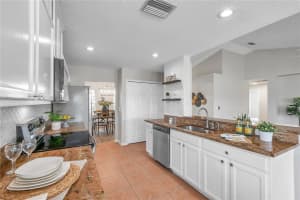 4211 Donnington Dr, Parrish, FL 34219, Sold 09/15/22
