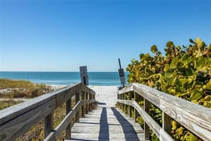 7435 Bayshore Dr, Treasure Island, FL 33706, Sold 09/30/22