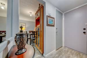 501 E BAY DR #202, LARGO, FL 33770 Sold 10/05/22