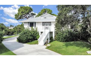 2102 KETCH CT, TARPON SPRINGS, FL 34689 Sold 12/20/22