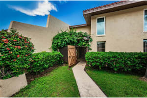 7200 ULMERTON RD #E4, LARGO, FL 33771 Sold 10/05/22