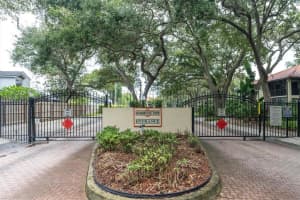 2011 HAMMOCK PINE BLVD #2011, CLEARWATER, FL 33761 Sold 10/04/22