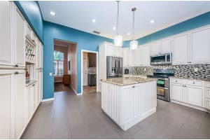2363 HILLCREEK CIR E, CLEARWATER, FL 33759 Sold 11/02/22