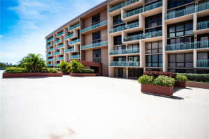1 KEY CAPRI #711W, TREASURE ISLAND, FL 33706 Sold 11/17/22