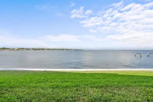 7300 SUNSHINE SKYWAY LN S #110, ST PETERSBURG, FL 33711 Sold 12/27/22