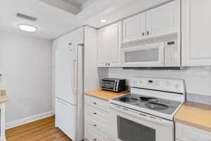 100 OAKMONT LN #105, BELLEAIR, FL 33756 Sold 07/10/23