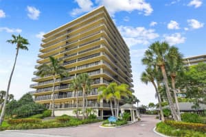 7600 BAYSHORE DR #308, TREASURE ISLAND, FL 33706 Sold 01/09/23