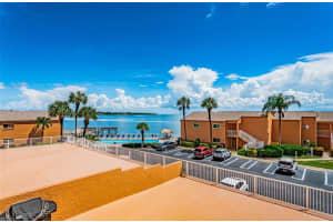 7430 SUNSHINE SKYWAY LN S #304, ST PETERSBURG, FL 33711 Sold 11/03/22