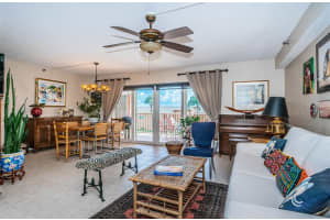 7430 SUNSHINE SKYWAY LN S #304, ST PETERSBURG, FL 33711 Sold 11/03/22