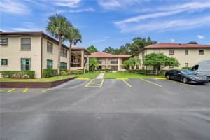 1408 HAMMOCK PINE BLVD #1408, CLEARWATER, FL 33761 Sold 11/25/22