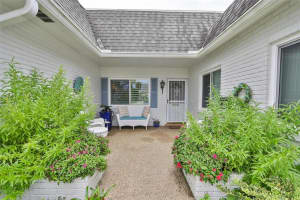 6551 GOLDEN HORSESHOE DR, SEMINOLE, FL 33777 Sold 12/21/22