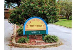 7865 SUNDOWN DR, ST PETERSBURG, FL 33709 Sold 12/23/22