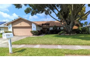 7865 SUNDOWN DR, ST PETERSBURG, FL 33709 Sold 12/23/22