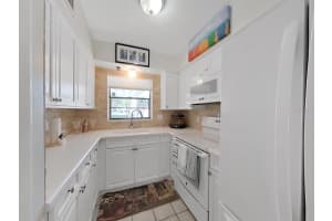 3717 46TH AVE S #6, ST PETERSBURG, FL 33711 Sold 12/28/22