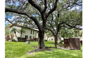 501 E BAY DR #2504, LARGO, FL 33770 Sold 12/14/22