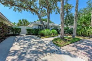 1357 Moonmist Dr, Siesta Key, FL 34242, Sold 03/09/23