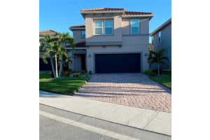 10223 GRAND OAK CIR, MADEIRA BEACH, FL 33708 Sold 11/18/22