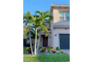 10223 GRAND OAK CIR, MADEIRA BEACH, FL 33708 Sold 11/18/22