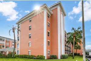 6960 20TH AVE N #307, ST PETERSBURG, FL 33710 Sold 11/08/22