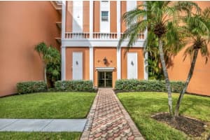 6960 20TH AVE N #307, ST PETERSBURG, FL 33710 Sold 11/08/22