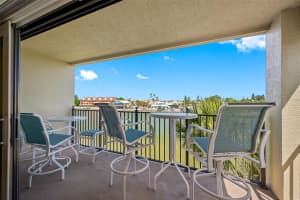 7435 BAYSHORE DR #306, TREASURE ISLAND, FL 33706 Sold 12/09/22