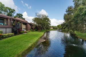 870 VILLAGE LAKE TER N #102, ST PETERSBURG, FL 33716 Sold 11/21/22