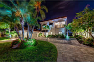 515 55TH AVE, ST PETE BEACH, FL 33706 Sold 12/02/22