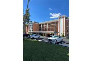 6800 20TH AVE N #506, ST PETERSBURG, FL 33710 Sold 02/17/23