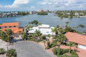 203 Hermosita Dr, St Pete Beach, FL 33706, Sold 12/09/22