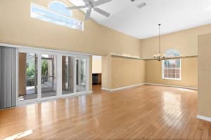 19 CRESCENT PL S, ST PETERSBURG, FL 33711 Sold 04/04/23