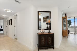 5950 PELICAN BAY PLZ #901, GULFPORT, FL 33707 Sold 04/12/23