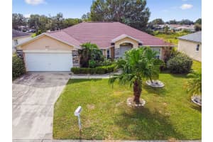 8207 WESTMONT TERRACE DR, LAKELAND, FL 33810 Sold 04/03/23